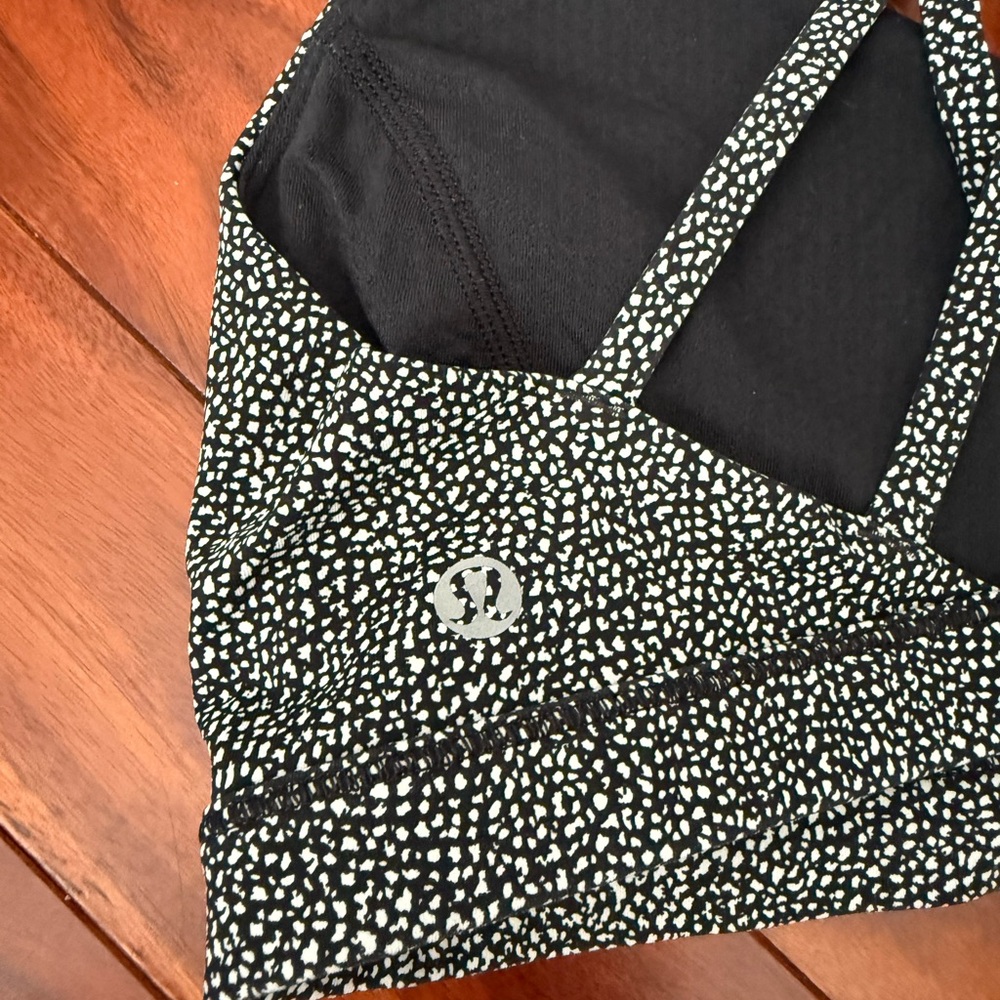 Lululemon Strappy Black and White Sports Bra Size 8